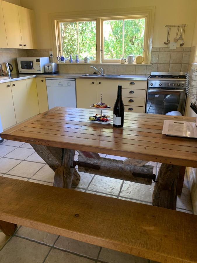 Villa In The Vines Martinborough Exterior photo