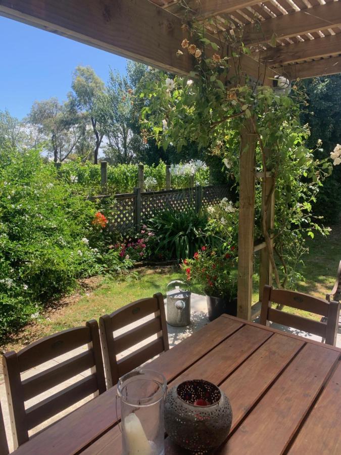 Villa In The Vines Martinborough Exterior photo